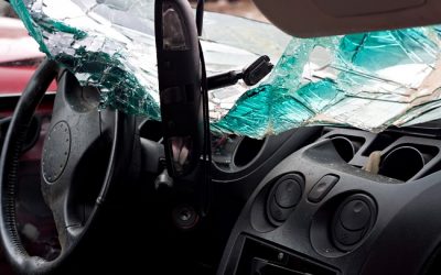 Why Driving With a Cracked Windshield Is Risky