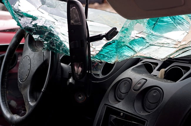 Why Driving With a Cracked Windshield Is Risky