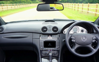 5 Emergency Items That Everyone Should Have in Their Glove Box