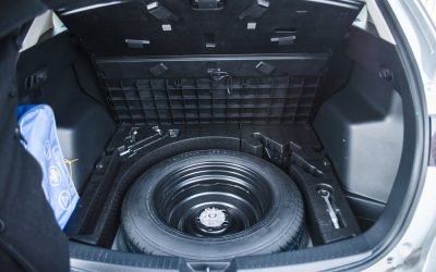 5 Auto Repair Tools You Should Have In Your Trunk